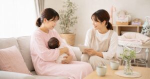 産後ドゥーラの女性と話して安心しているママの画像